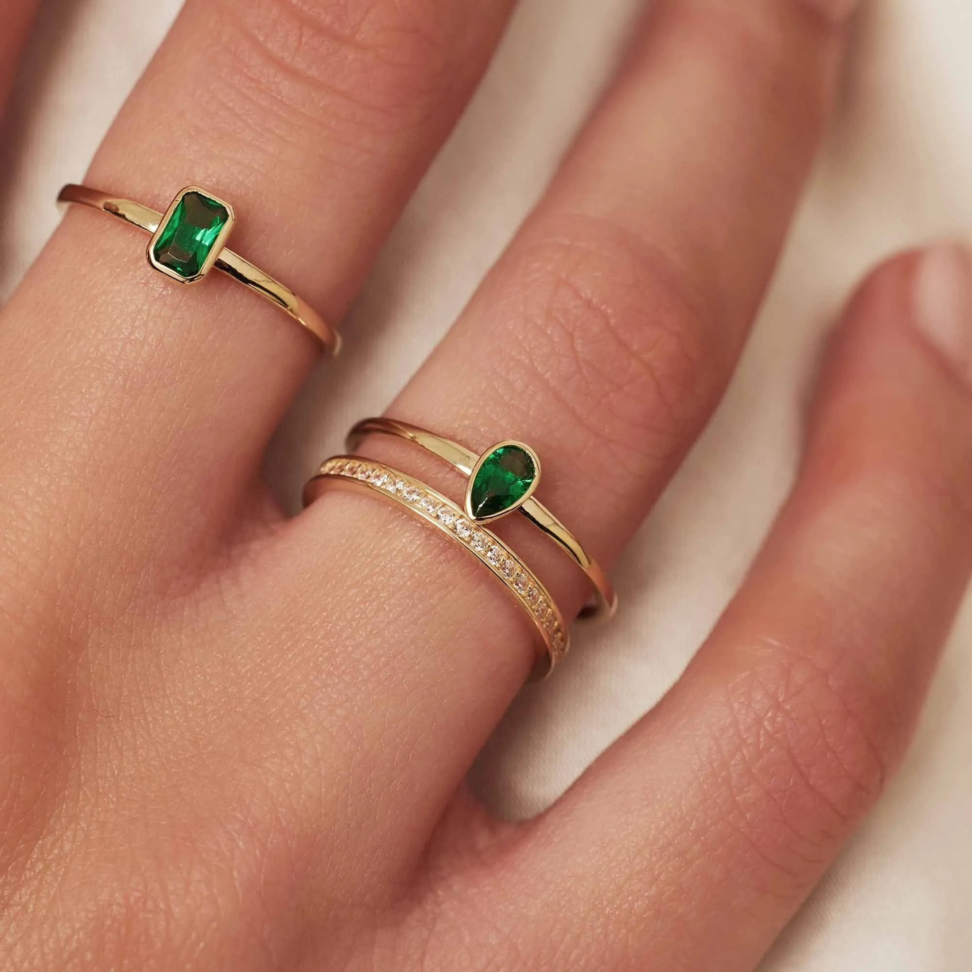Baguette Olivia 14 karat gold ring with green zirconia