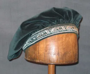 Cotton Velveteen Beret - Green / Green Dog