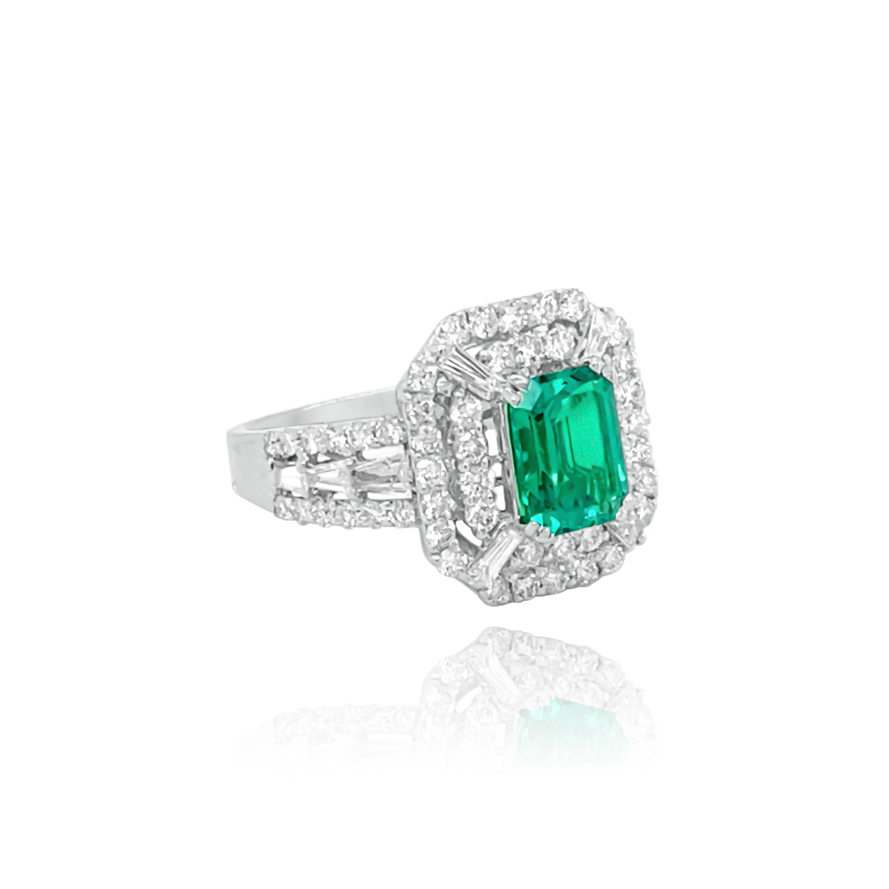 DIAMONDS & EMERALD "SANTORINI" RING.