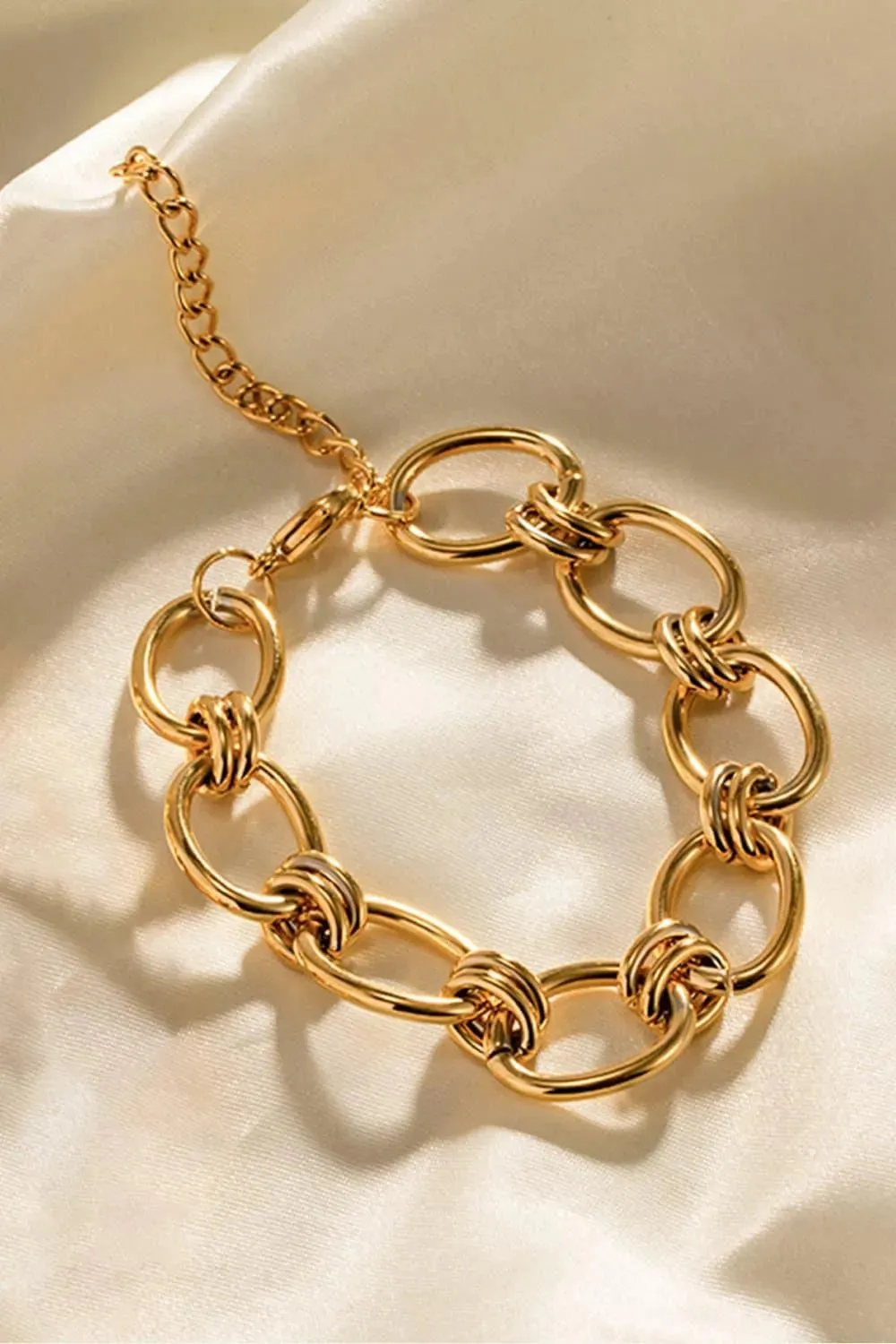 Gold Link Chain Bracelet: Elevate Your Everyday Style
