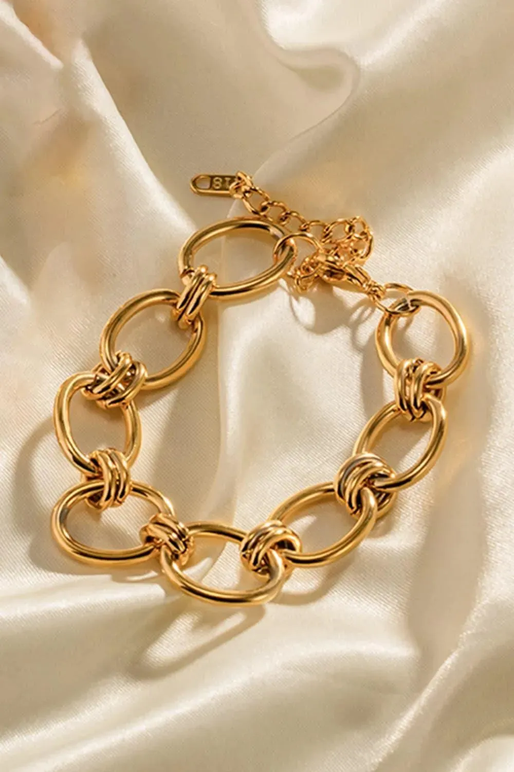 Gold Link Chain Bracelet: Elevate Your Everyday Style