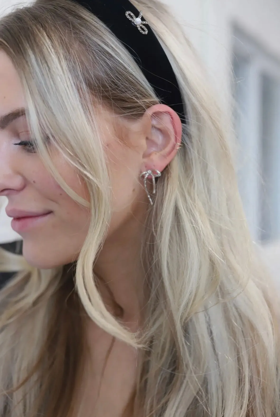 kaxi mini bow earrings