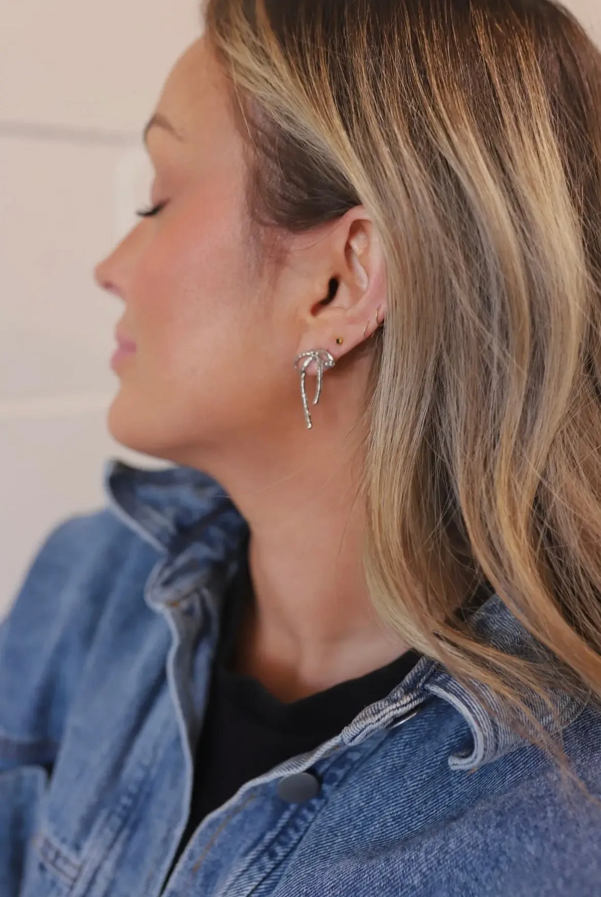 kaxi mini bow earrings