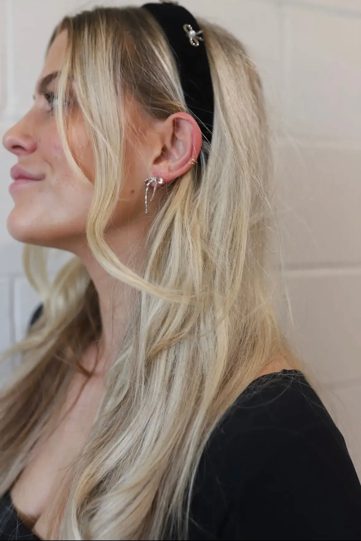 kaxi mini bow earrings