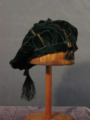 Tasseled Beret - Green / Gold